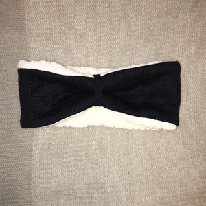Bearpaw winter head band, brand new!
